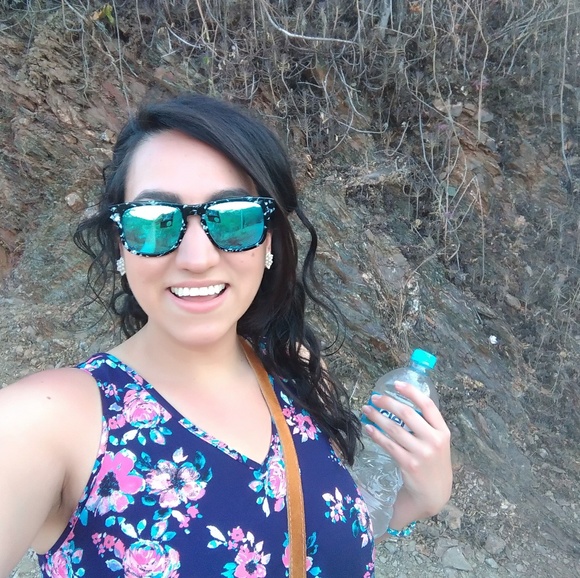 Meet your Posher, Linnea - Picture 1 of 1